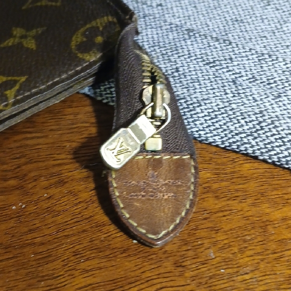 Louis Vuitton Monogram Clutch - Picture 8 of 15